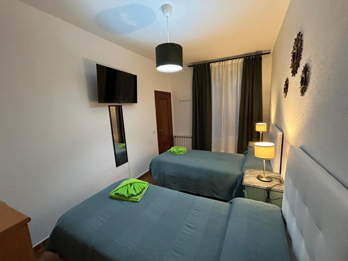Habitaciones Figueroa Madrid Bagian luar foto