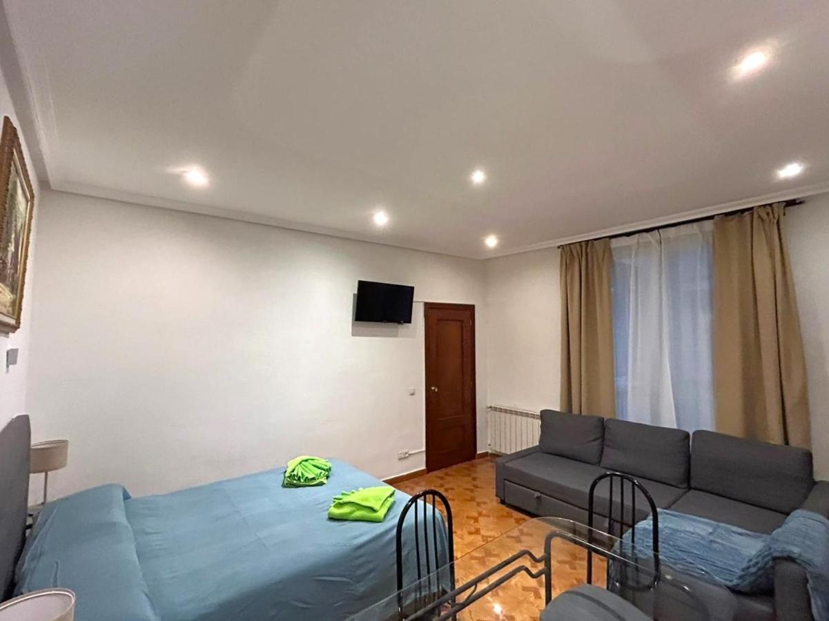 Habitaciones Figueroa Madrid Bagian luar foto