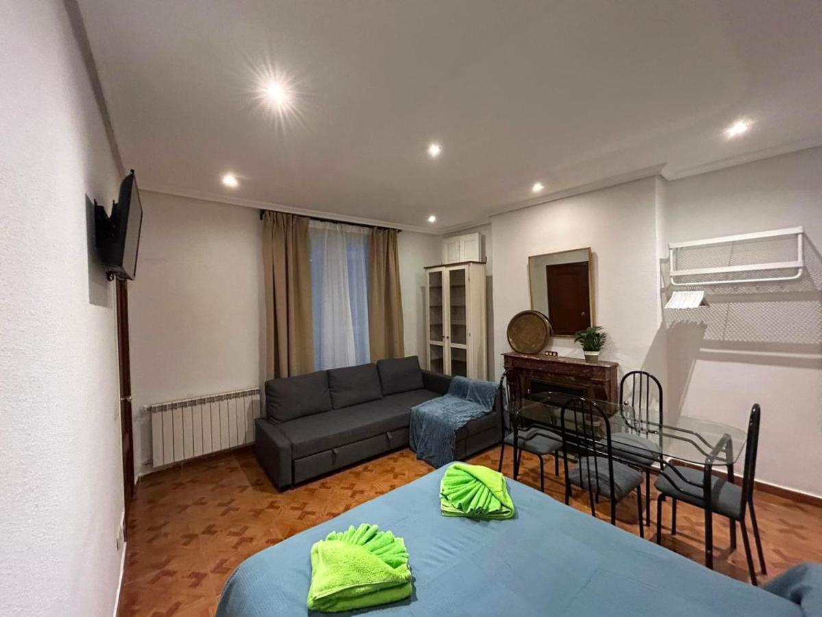 Habitaciones Figueroa Madrid Bagian luar foto