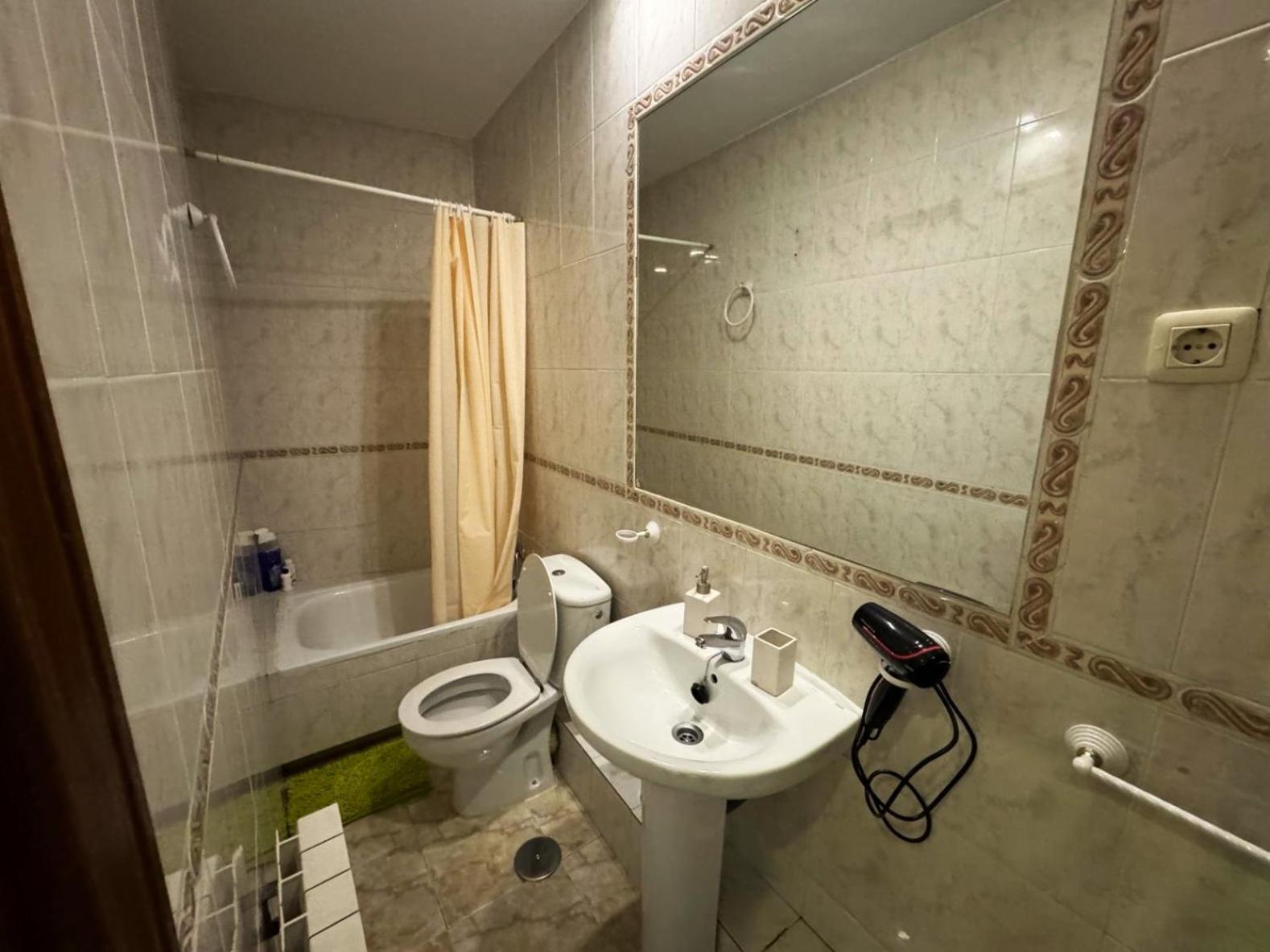 Habitaciones Figueroa Madrid Bagian luar foto
