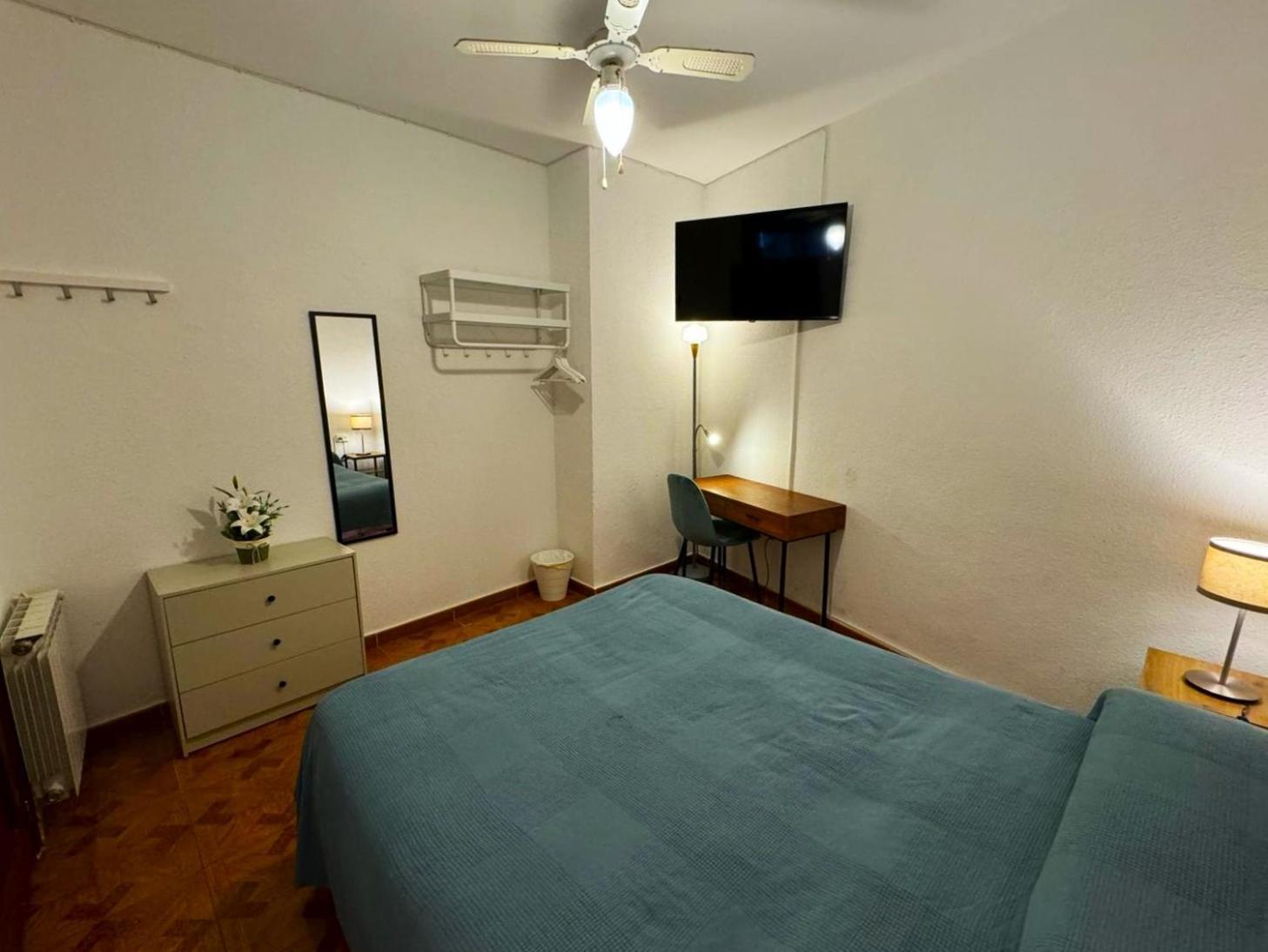 Habitaciones Figueroa Madrid Bagian luar foto